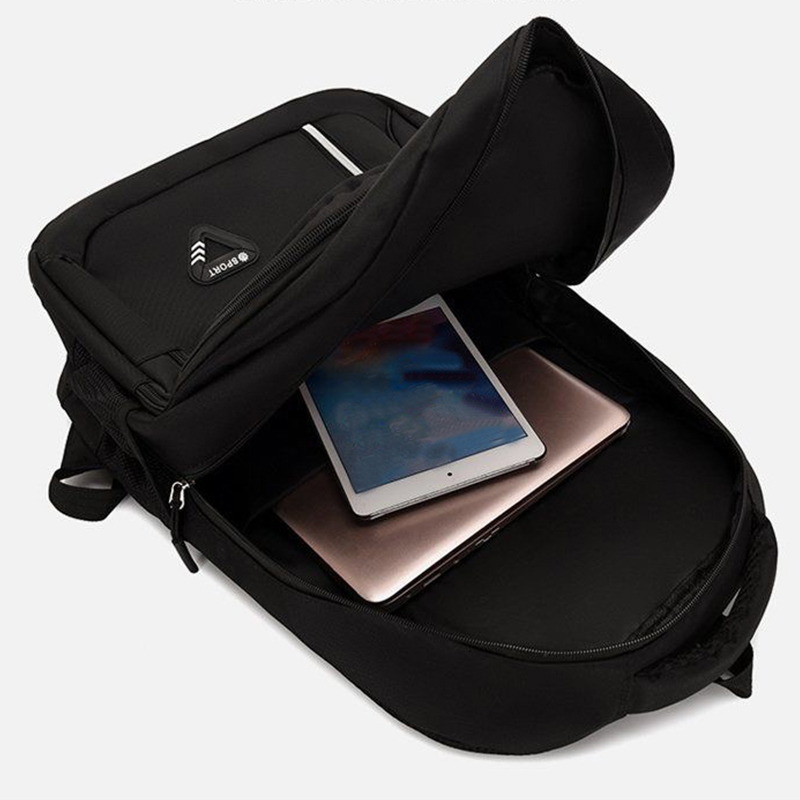 남녀 모두에게 적합한 다양한 수납공간이 있는 중성적인  - Streetwear Brand Backpack 리뷰 및 가격