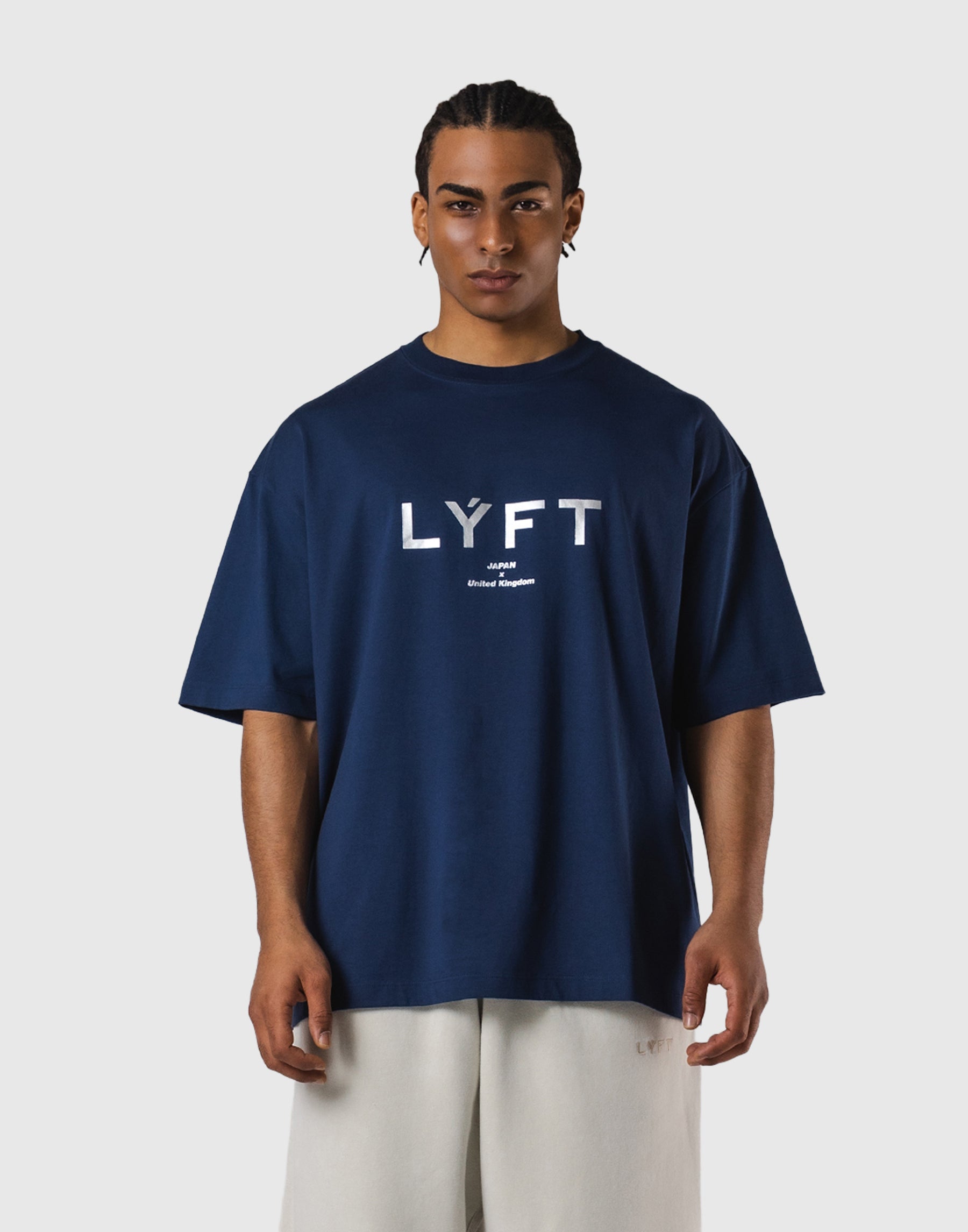 흰색 클래식 로고가 들어간 대형 LYFT GYM 그래픽 - Streetwear Brands Logo 리뷰 및 가격